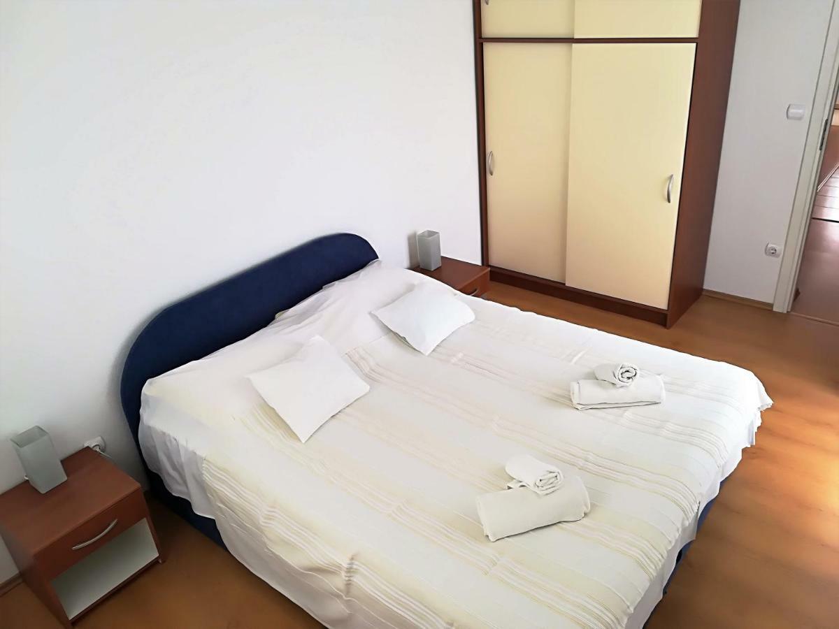 Apartman Rosanda Premuda Ngoại thất bức ảnh