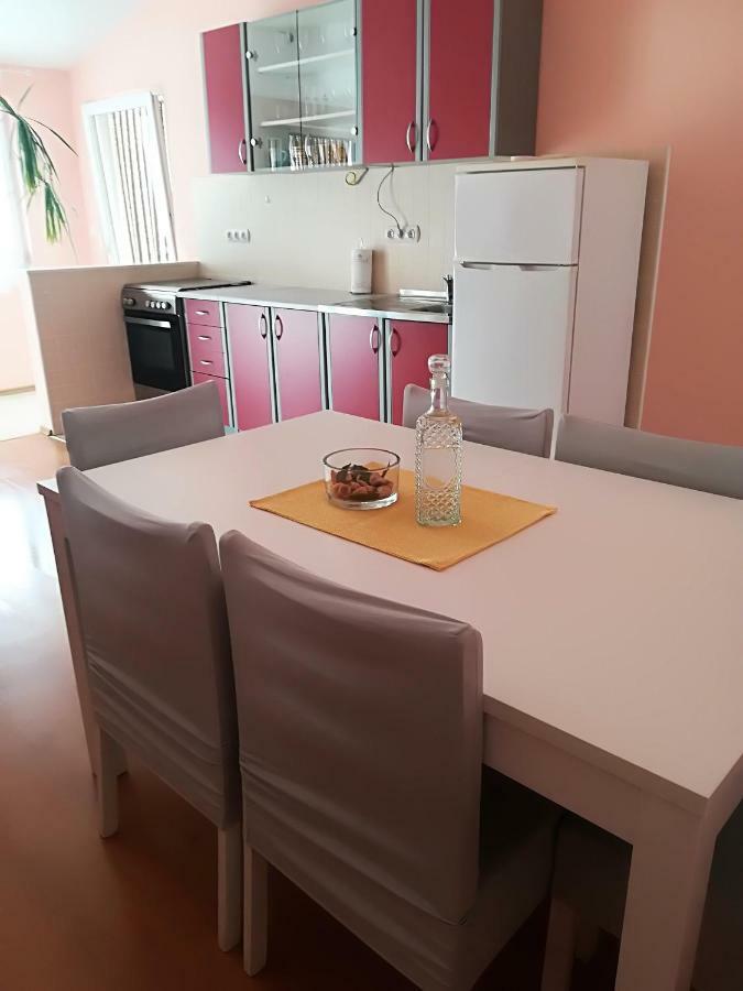 Apartman Rosanda Premuda Ngoại thất bức ảnh